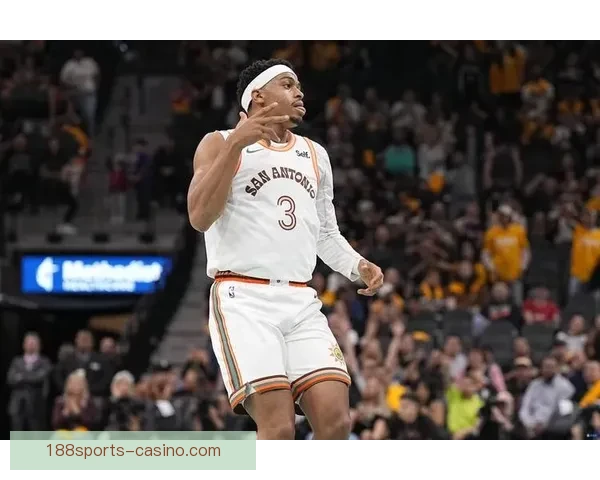 凯尔登约翰逊自称效率高助力球队斩获佳绩质疑最佳第六人称号