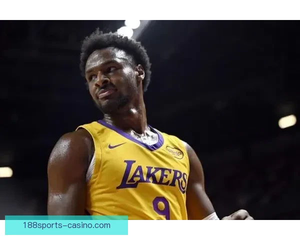 詹姆斯盛赞布朗尼具备NBA实力：我们家做事从不敷衍