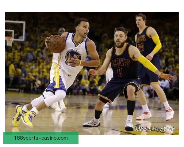 勇士官方：库里完成全队对抗训练 本周末将进行伤情重新评估