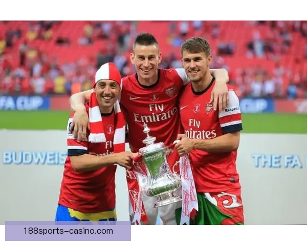 阿森纳崩盘13天丢2冠 塔帅44岁失误难掩4冠王梦碎